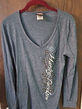Harley-Davidson Gray V-Neck Long Sleeve Tee with Vertical Script